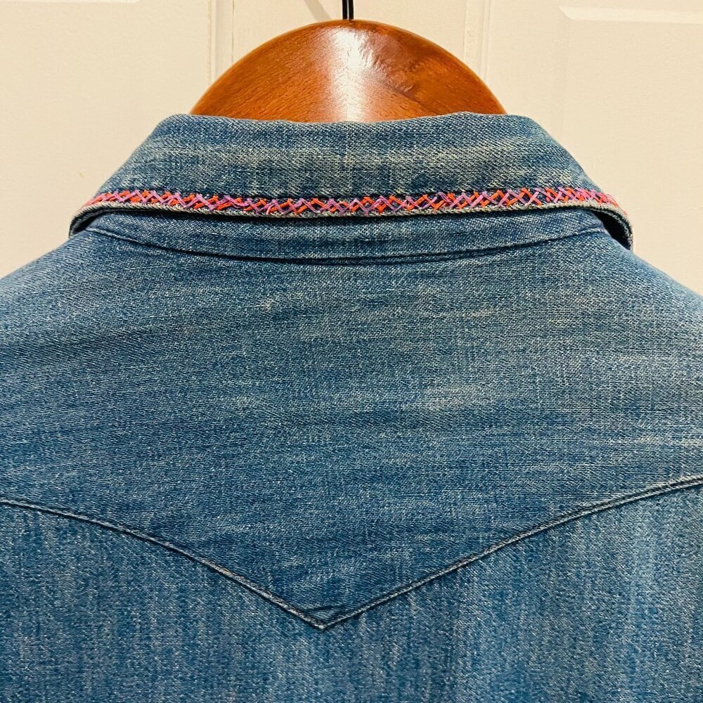 Vtg 70's Maverick Embroidered Denim Pearl Snap Shirt Long Tail Western Cowboy - Picture 2 of 16
